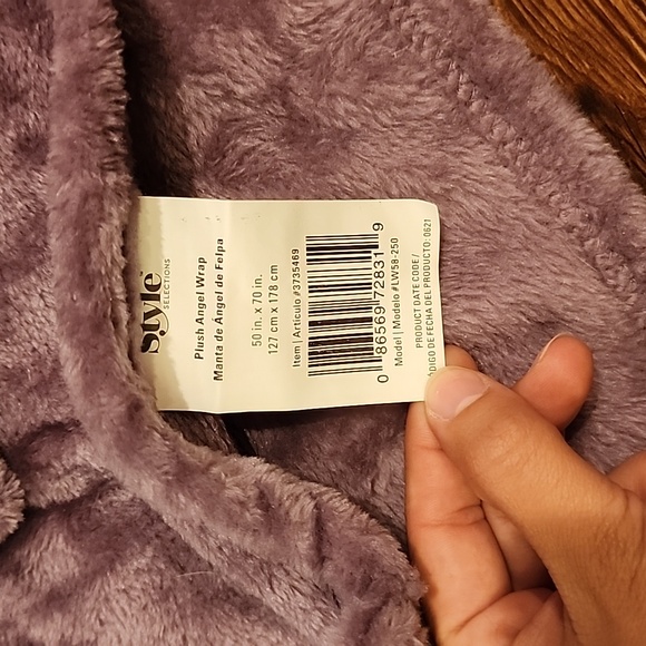 Purple Plush Angel Wrap. ONE SIZE - Picture 5 of 6